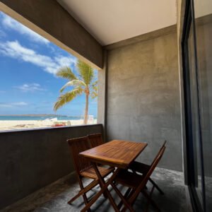 T0 with direct beach access